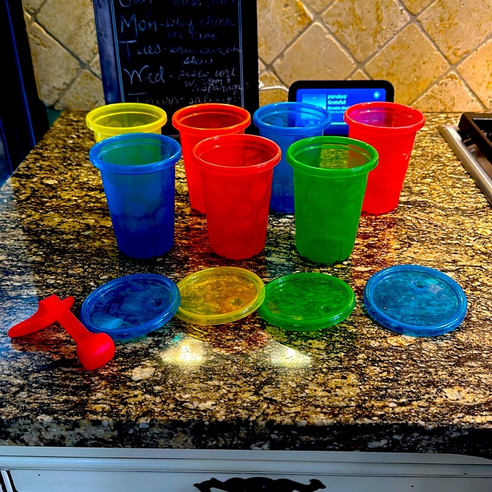 Take & Toss cups and lids set